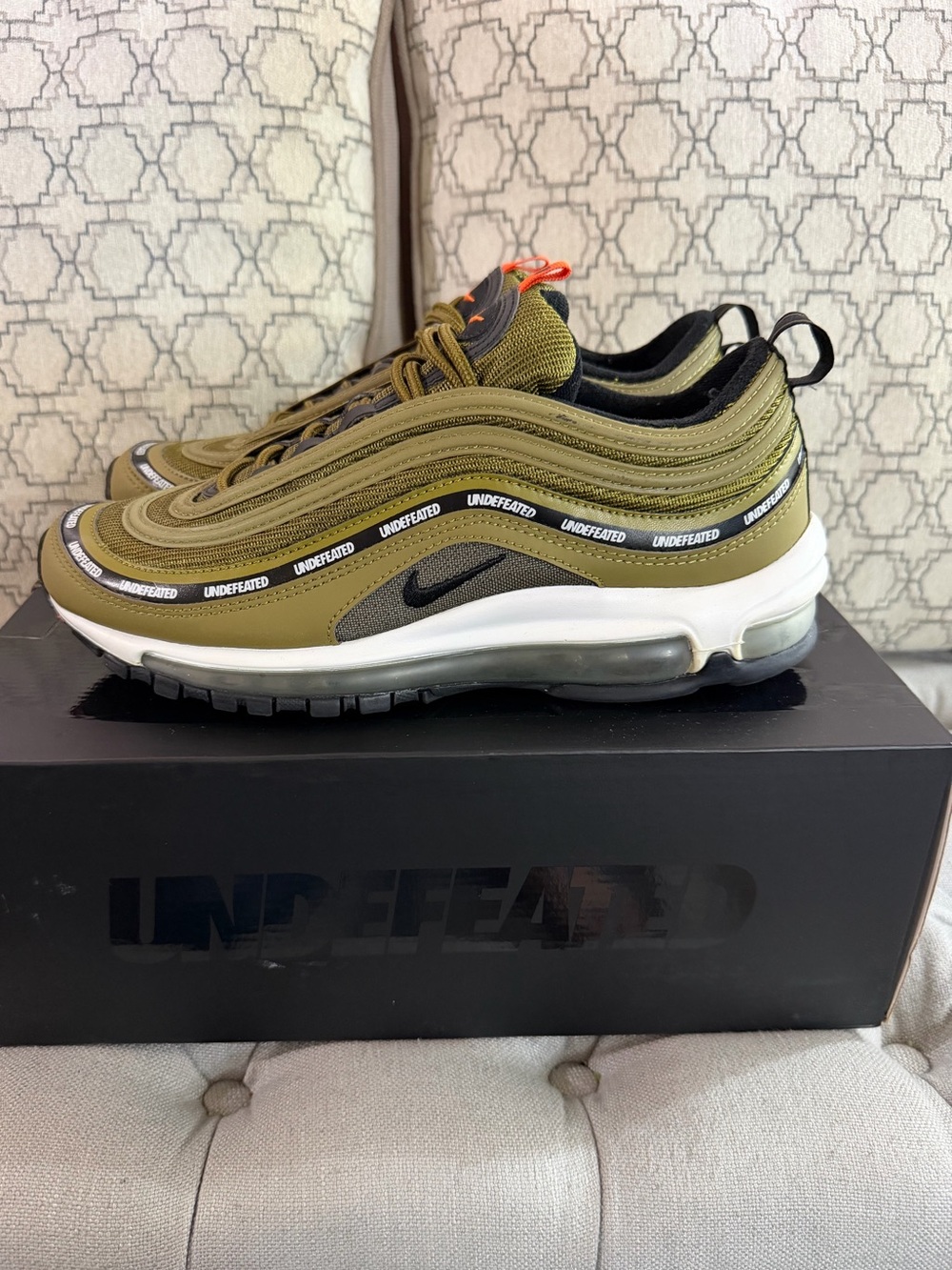 UNDEFEATED x NIKE AIR MAX 97 - Mens 8. Used. In good condtion comes with box. - Picture 3 of 4